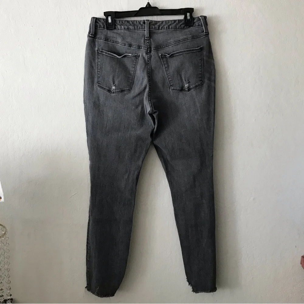 Universal Thread High Rise Skinny Jean - Picture 2 of 16